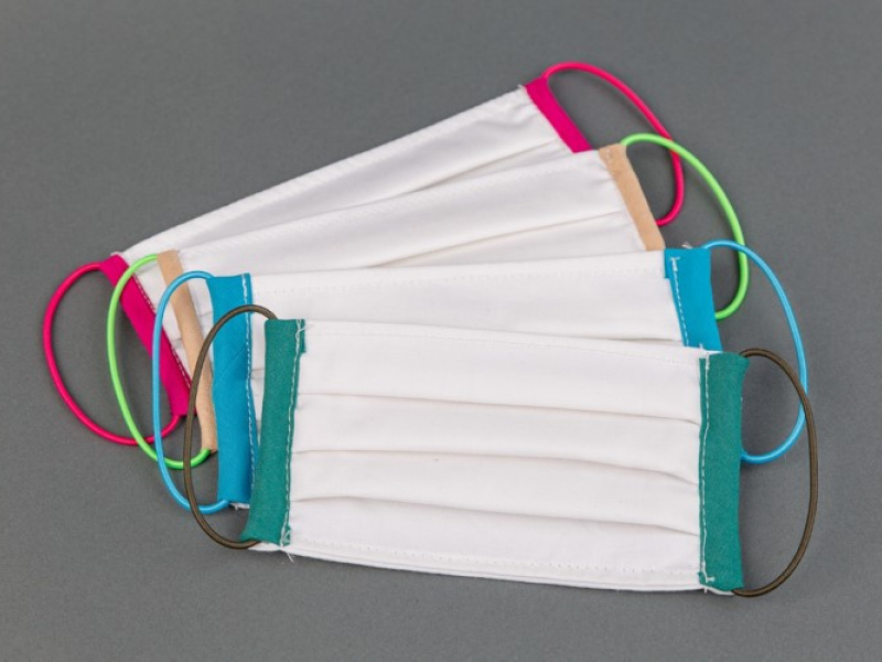 Dvojvrstvové rúško zo 100% husto tkanej bavlny, vzor 9713 Dvojvrstvové rúško zo 100% husto tkanej bavlny, vzor 9713